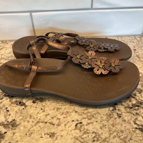 Vionic Sandals - Picture 3 of 4